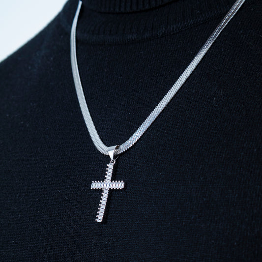 Cadena Cruz Silver